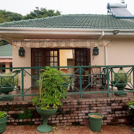 Bed and Breakfast 12 Fleetwood Хараре Экстерьер фото