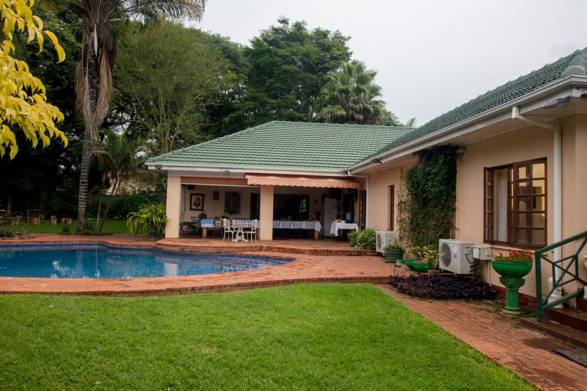 Bed and Breakfast 12 Fleetwood Хараре Экстерьер фото