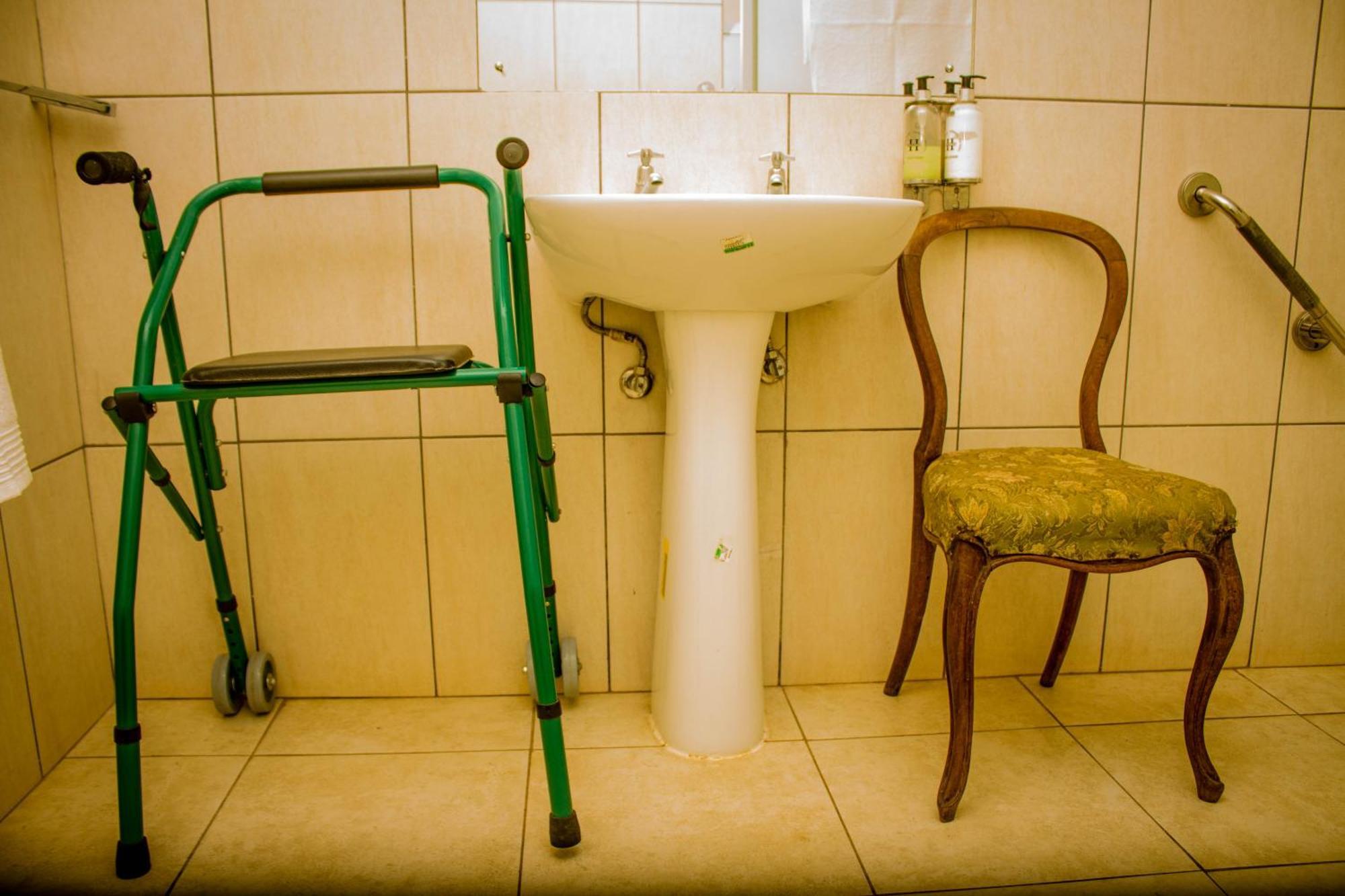 Bed and Breakfast 12 Fleetwood Хараре Экстерьер фото