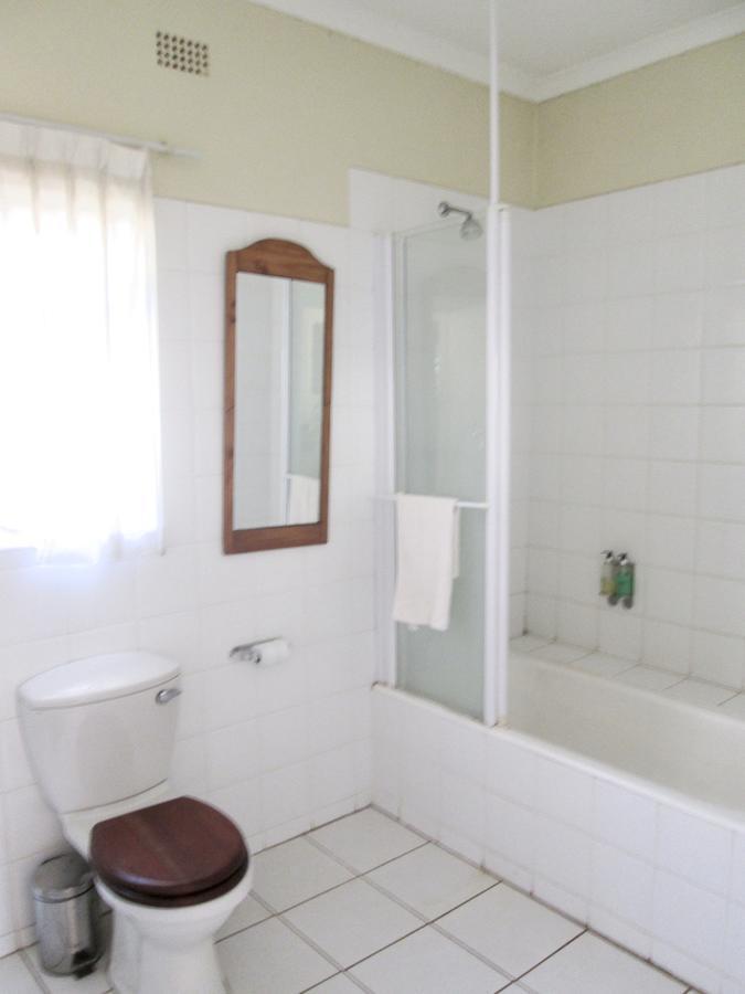 Bed and Breakfast 12 Fleetwood Хараре Экстерьер фото